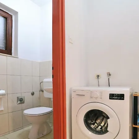 Davor Apartman Zára