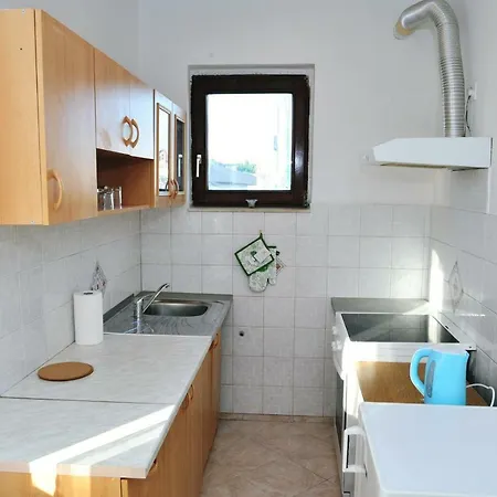Apartman Davor *
